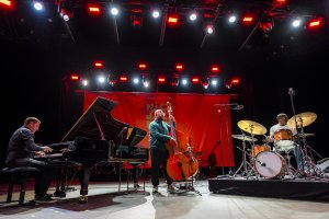 Christian McBride, Benny Green & Gregory Hutchinson Remembering Ray Brown Trio (6)